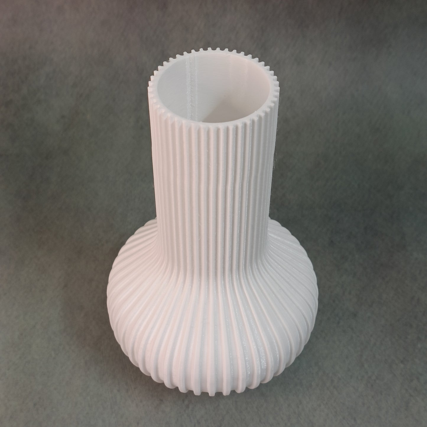 Textured Modern Flower Vase – Elegant Tall White Home Decor Piece for Living Room & Office Table