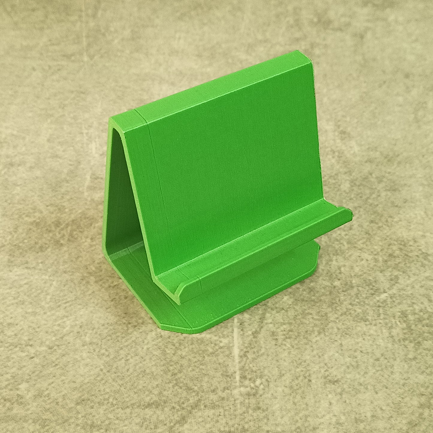 Minimalist Phone Holder for Desk & Office – Strong, Stable & Universal Fit