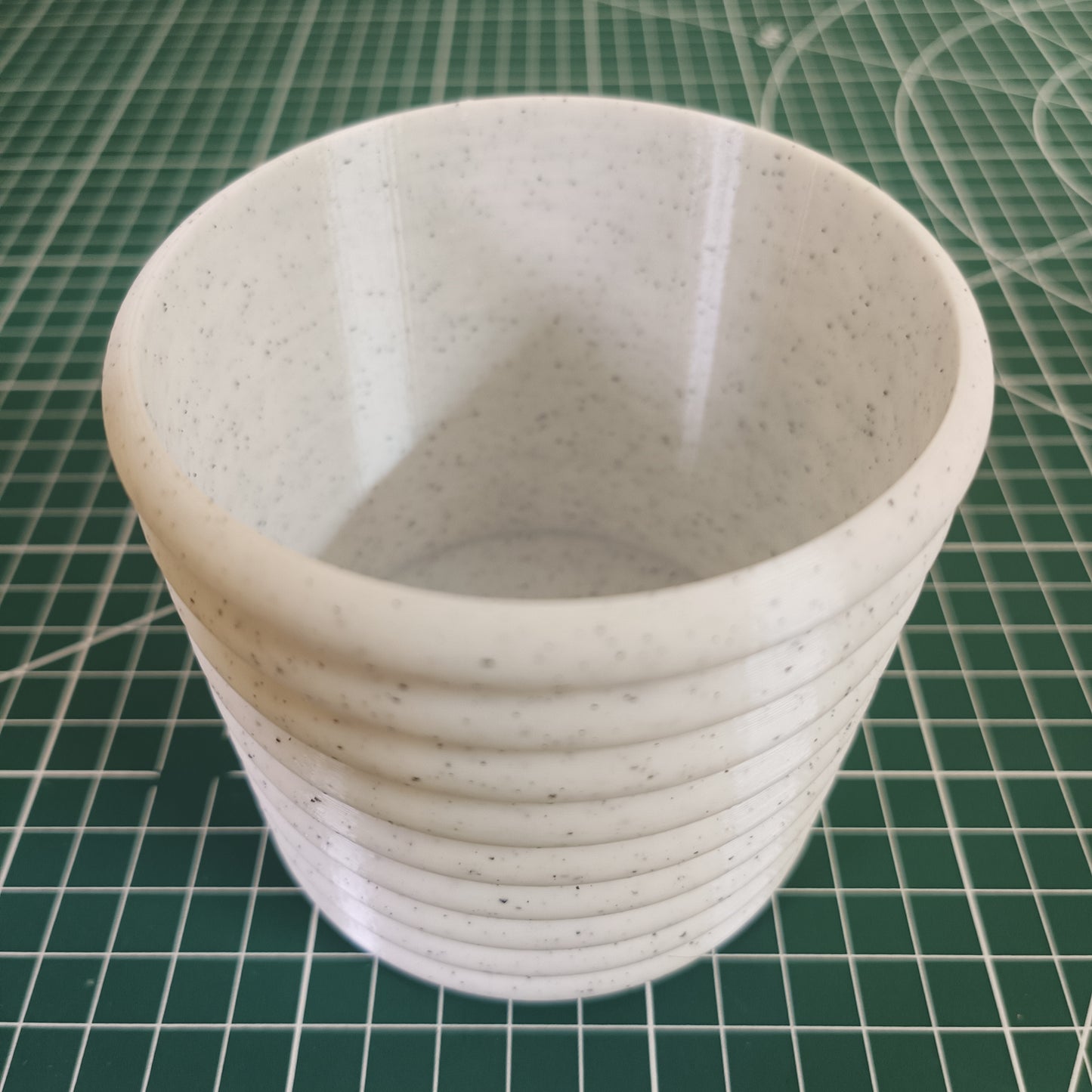 Stacked Rings Cylindrical Flower Pot – Composite Finish for Home Décor