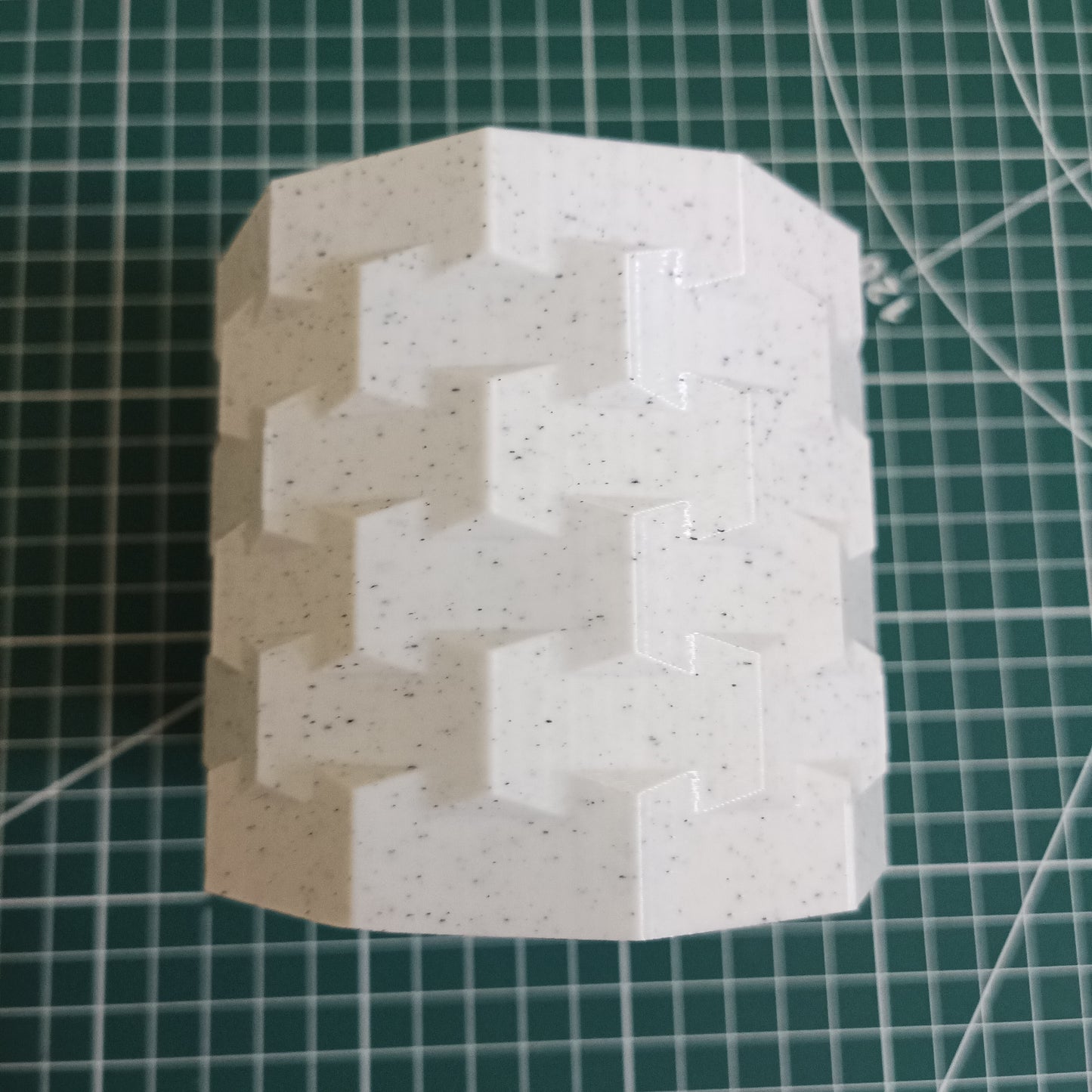 Stacked Geometric Flower Pot – Faceted Modern Design Pot