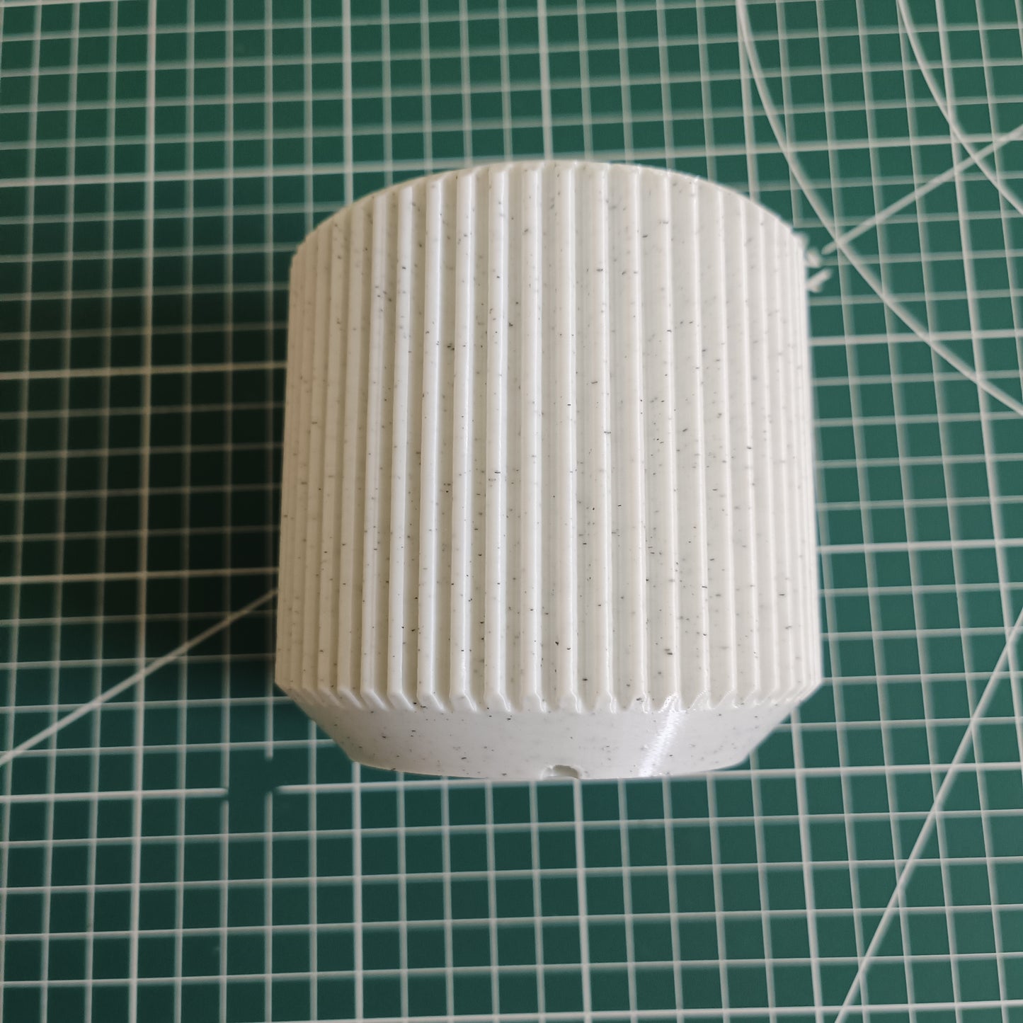 Vertical Ribbed Cylindrical Flower Pot – Modern Textured Planter for Home & Office Decor