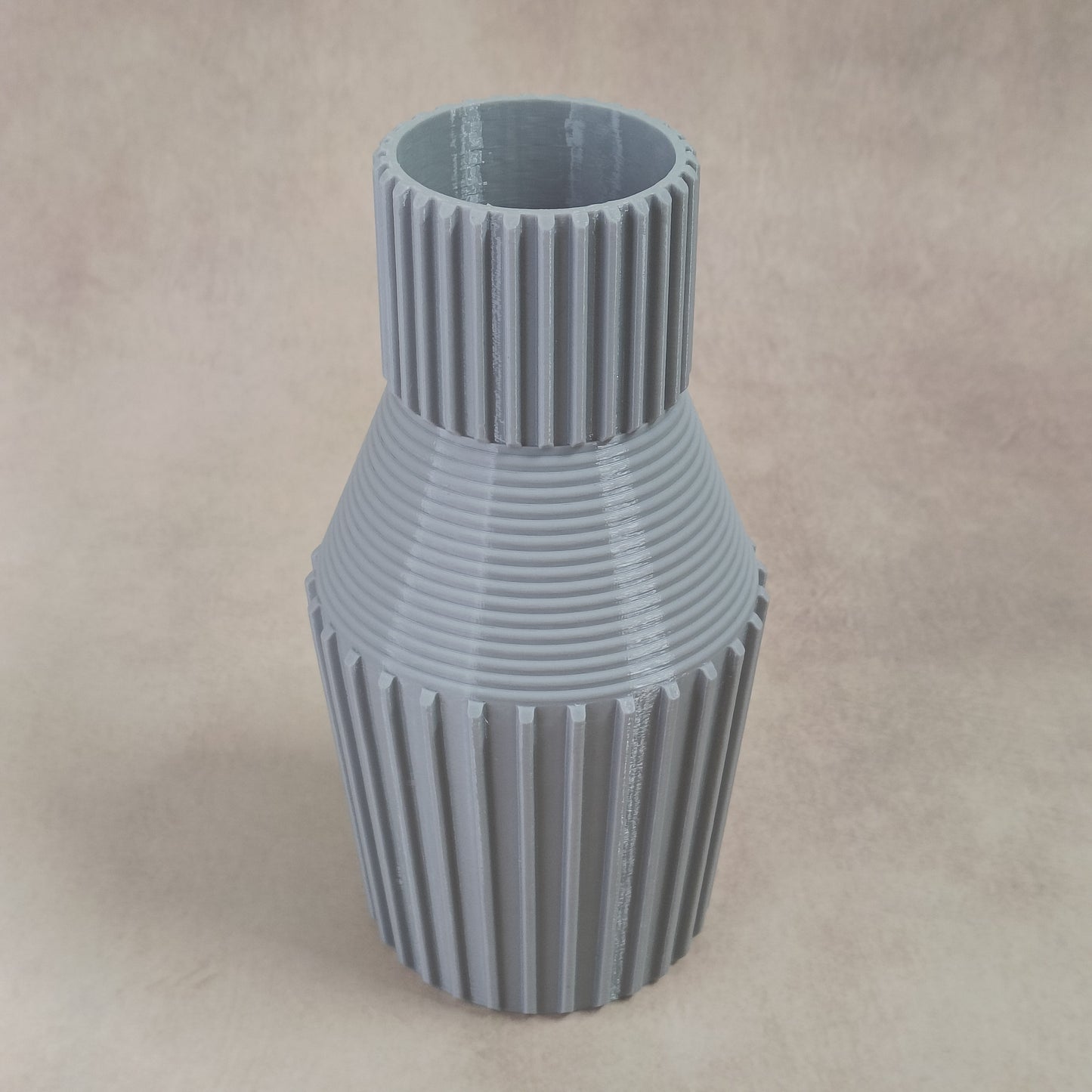 Elegant Tall Ribbed Flower Vase – Modern Minimal Home Decor