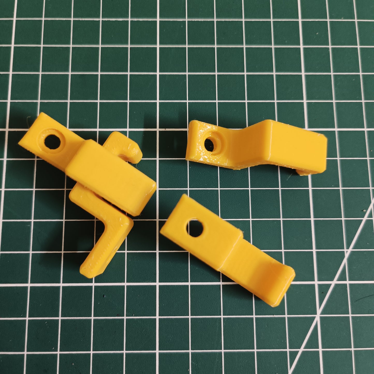 Under Table Hooks – Strong & Compact Hooks for Easy Space Saving Set of 5 (Up to 1.5 kg Load)