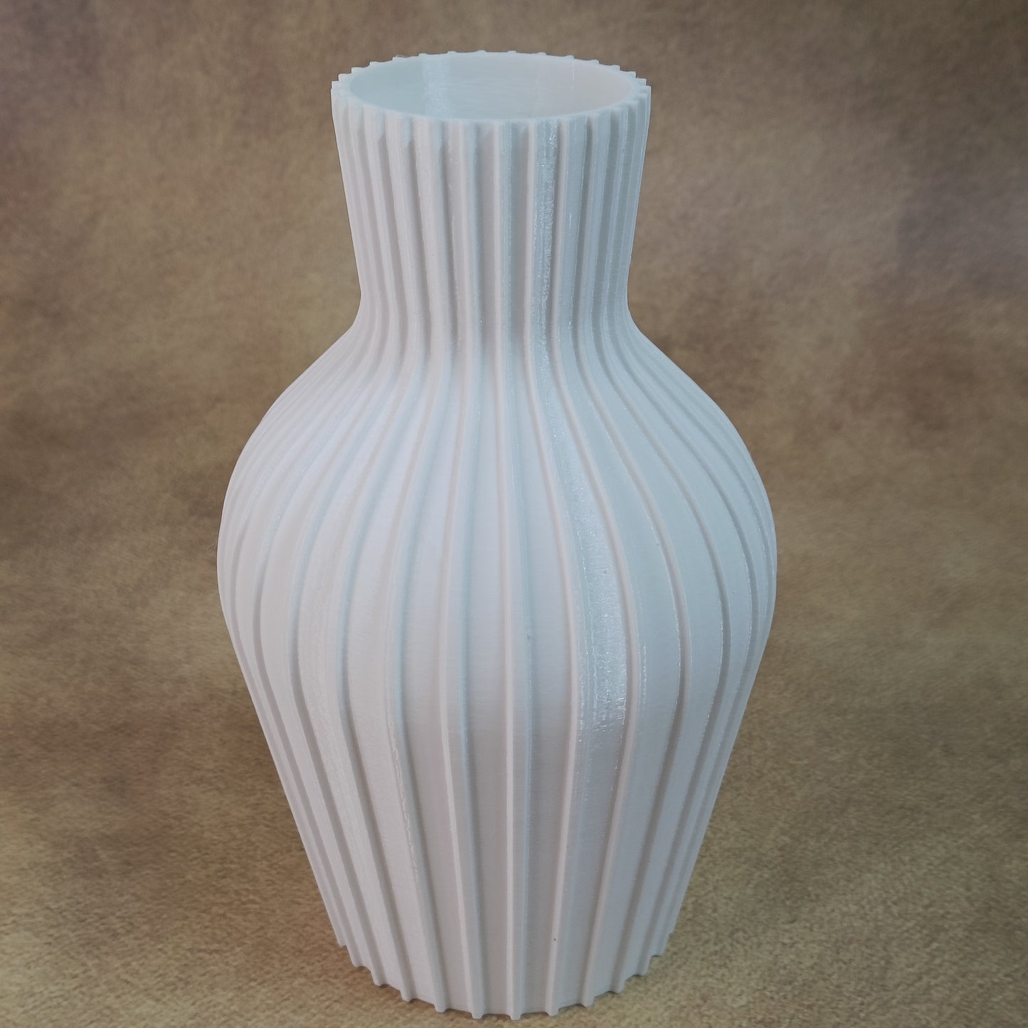 Elegant Curved White Flower Vase – Tall Decorative Pot for Home & Office Décor