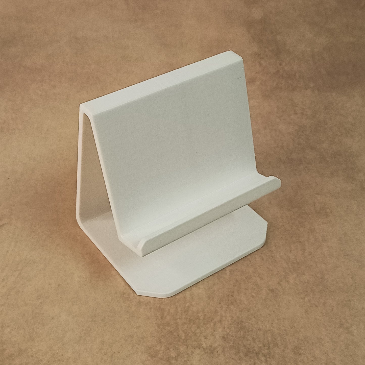 Minimalist Phone Holder for Desk & Office – Strong, Stable & Universal Fit