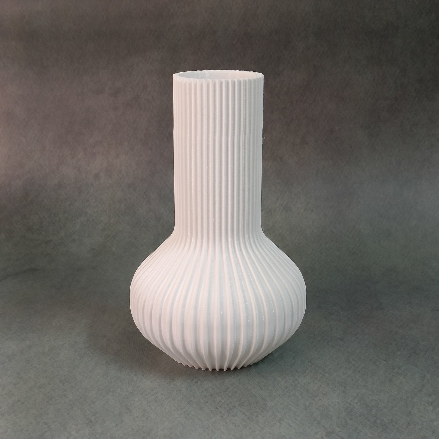 Textured Modern Flower Vase – Elegant Tall White Home Decor Piece for Living Room & Office Table