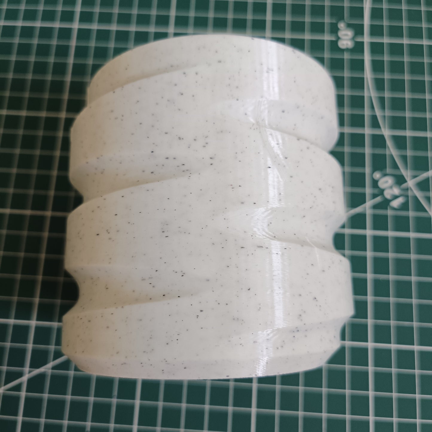 Layered Ridge Flower Pot – Minimal Decorative Pot for Indoor Plants