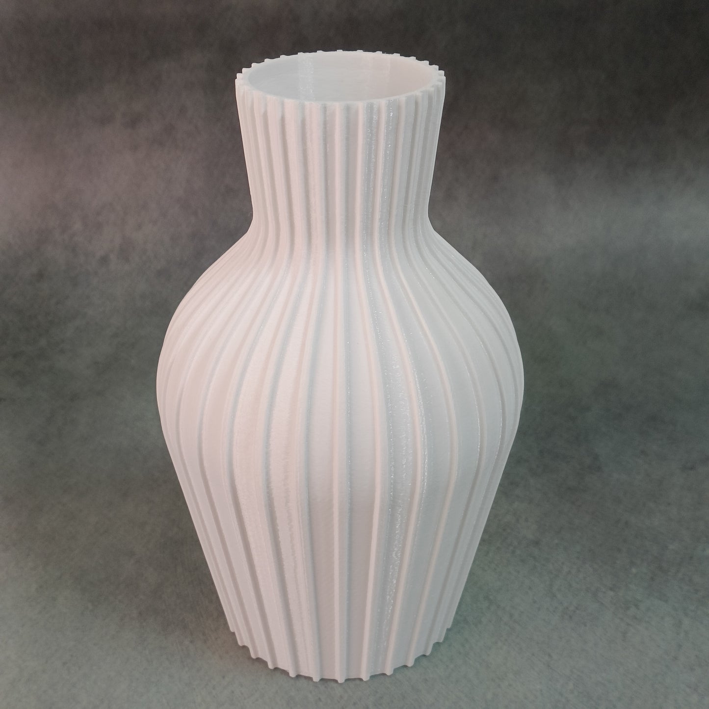 Elegant Curved White Flower Vase – Tall Decorative Pot for Home & Office Décor