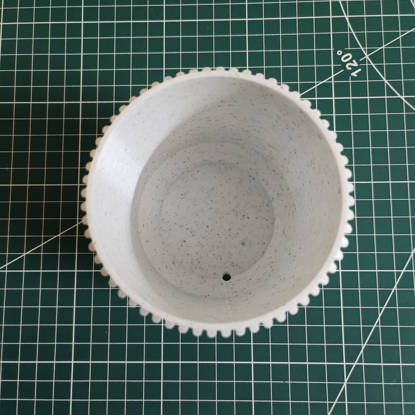 Vertical Ribbed Cylindrical Flower Pot – Modern Textured Planter for Home & Office Decor