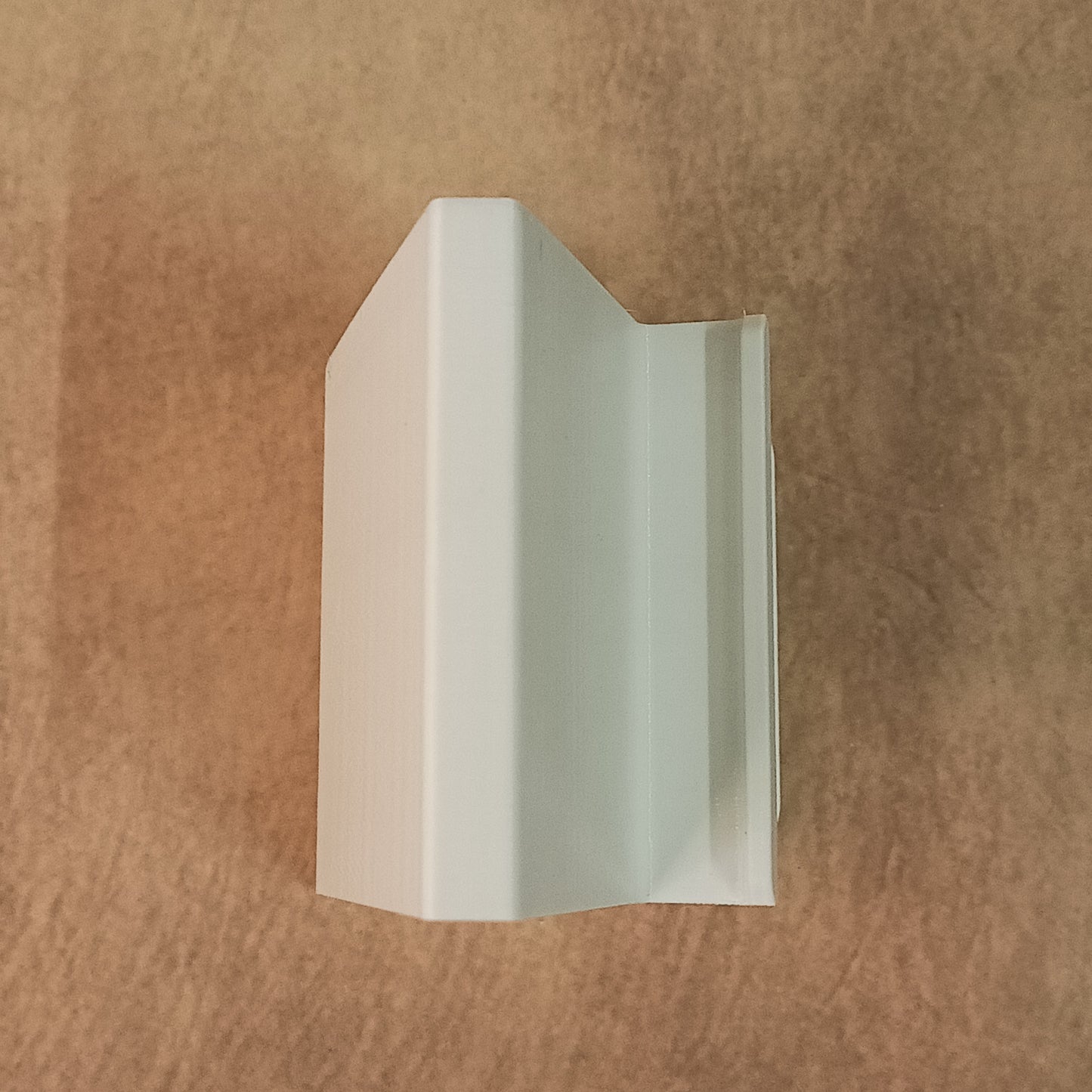 Minimalist Phone Holder for Desk & Office – Strong, Stable & Universal Fit