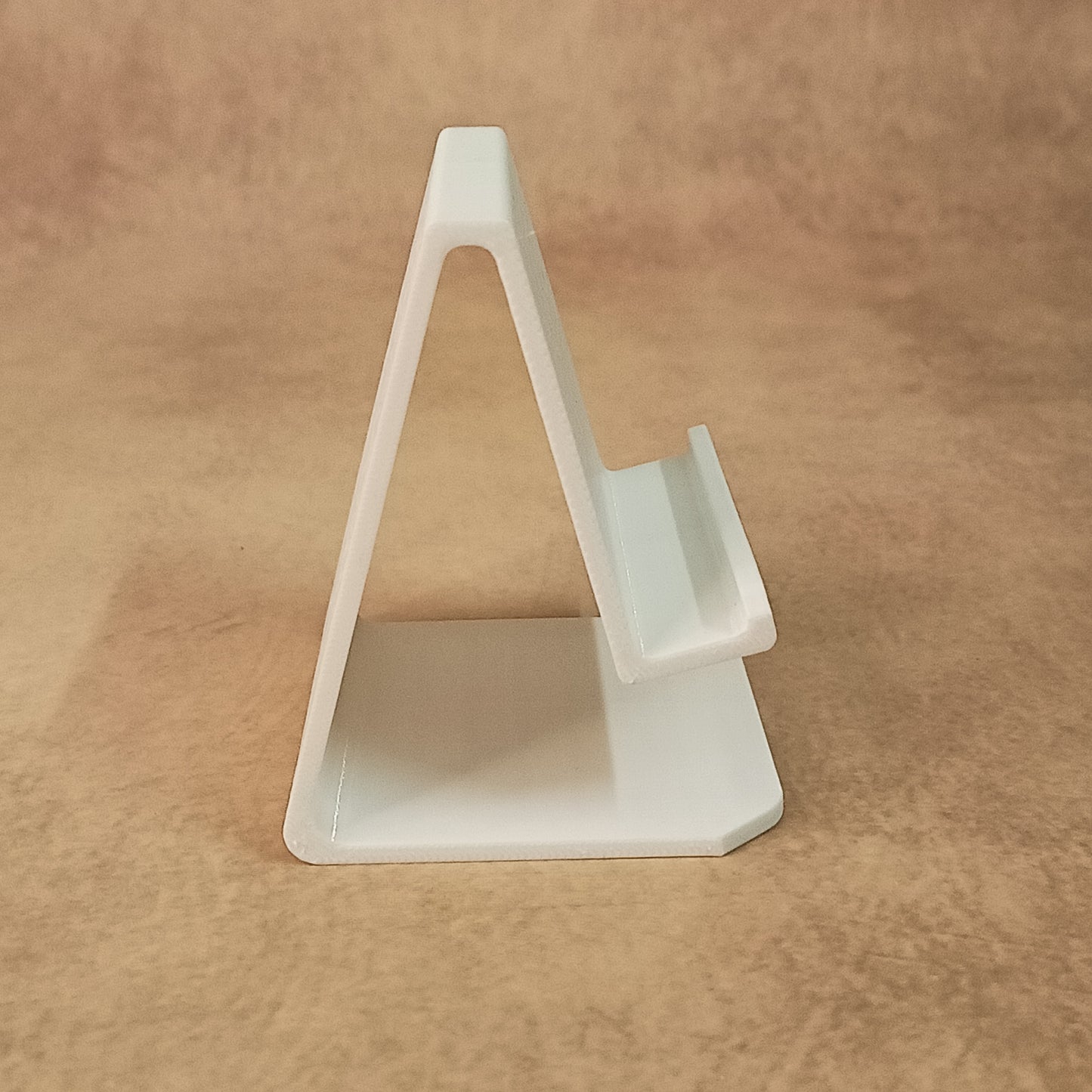 Minimalist Phone Holder for Desk & Office – Strong, Stable & Universal Fit