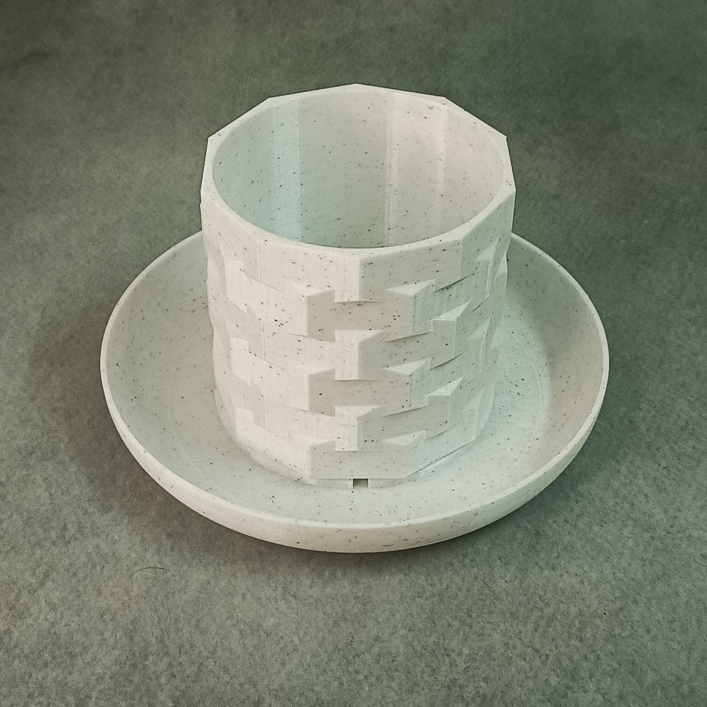 Flower Pot Base Plate – 15cm Round Water Draining Tray