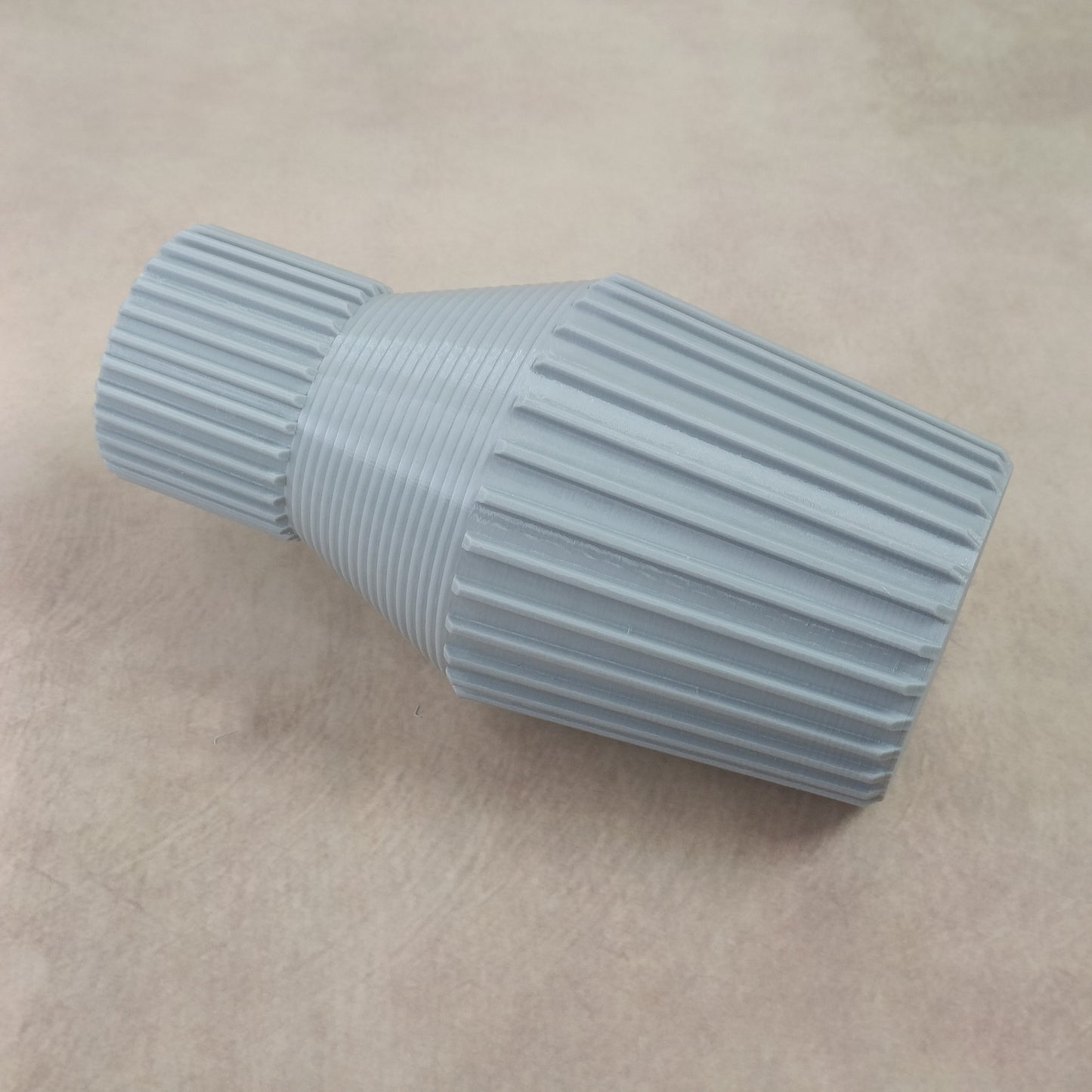 Elegant Tall Ribbed Flower Vase – Modern Minimal Home Decor